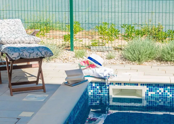 펜션 Strandvilla Miri Rose Mit Beheizbarem Pool By Interhome *