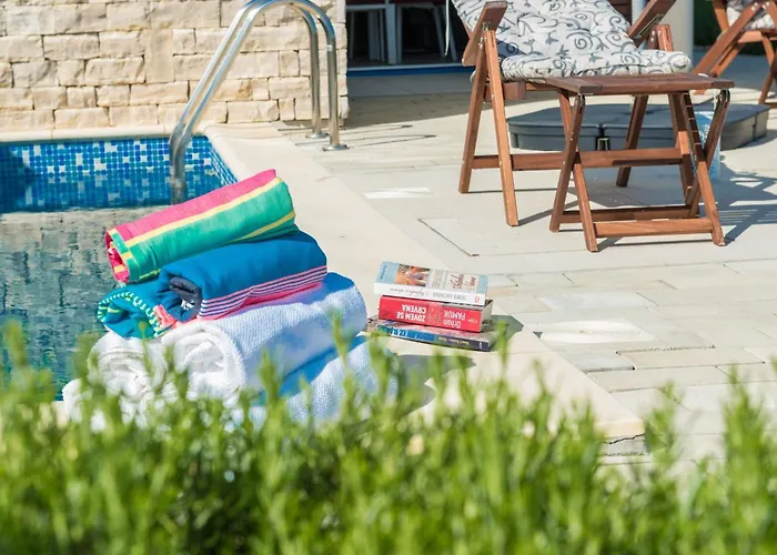 펜션 Strandvilla Miri Rose Mit Beheizbarem Pool By Interhome
