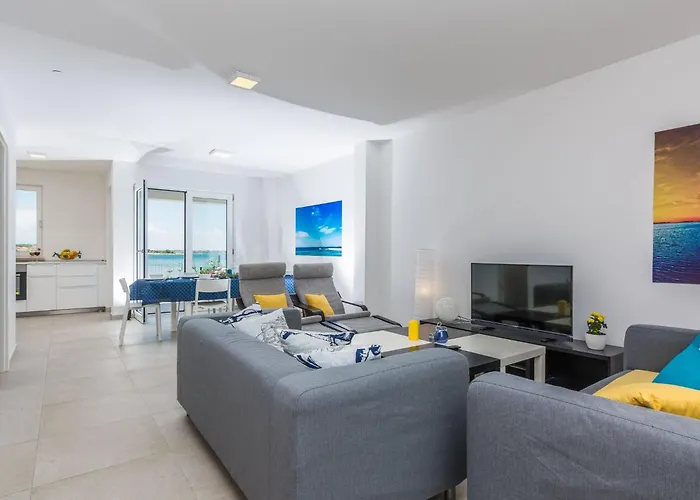 Strandvilla Miri Rose Mit Beheizbarem Pool By Interhome *