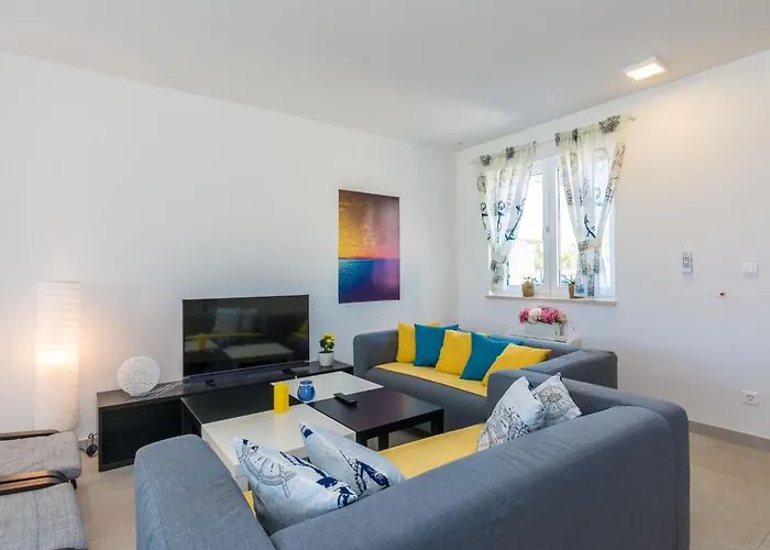 Strandvilla Miri Rose Mit Beheizbarem Pool By Interhome 펜션 프리블라카