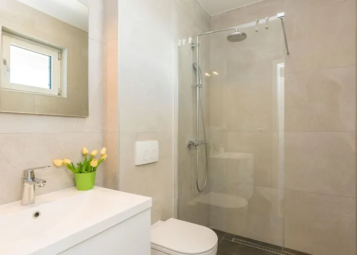 펜션 Strandvilla Miri Rose Mit Beheizbarem Pool By Interhome *
