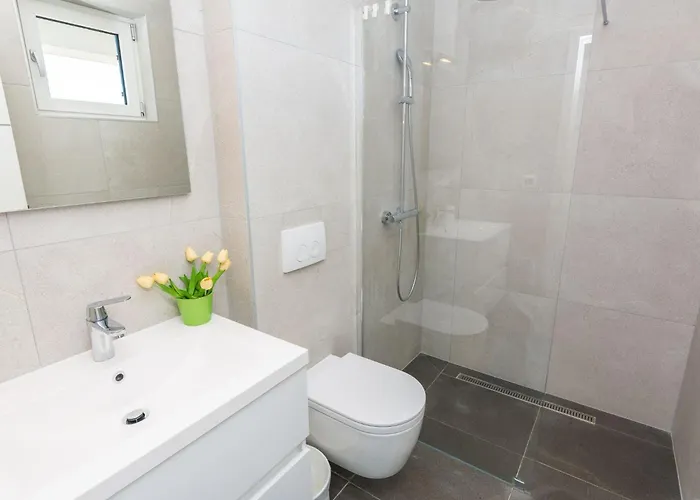 Strandvilla Miri Rose Mit Beheizbarem Pool By Interhome 펜션 프리블라카