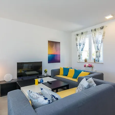 Strandvilla Miri Rose Mit Beheizbarem Pool By Interhome 度假居 普利拉卡
